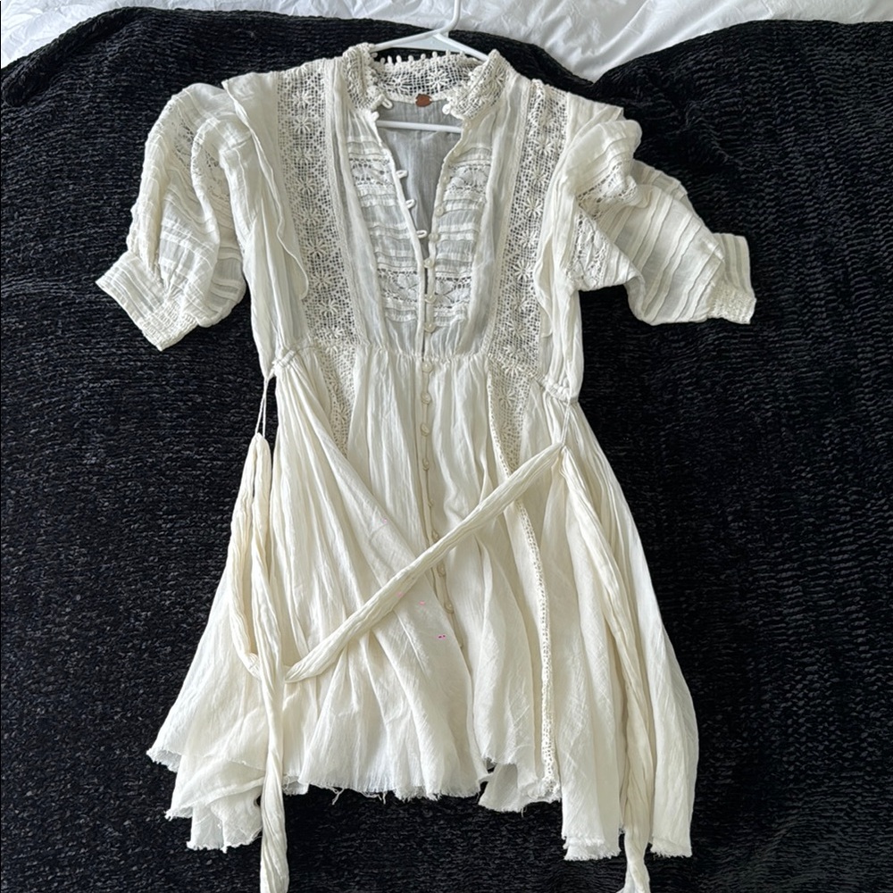 Elegant Cream Lace summer dress